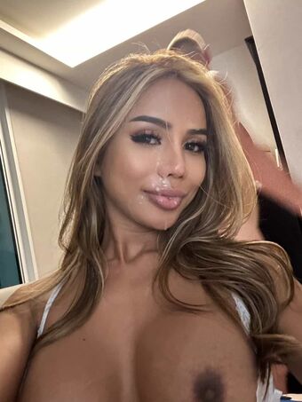Ladyboy_maria