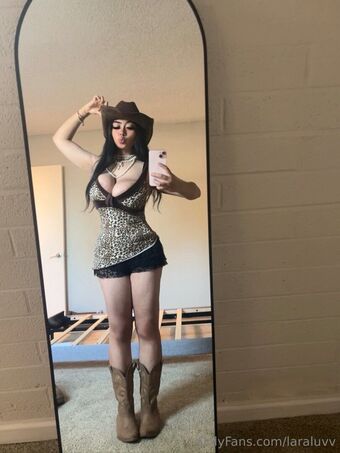 laraluvv