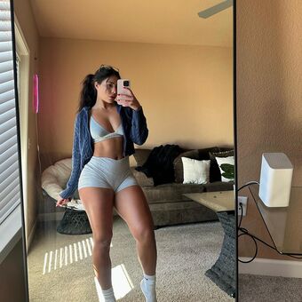 leahhalton_