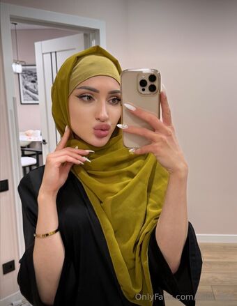leila_lips