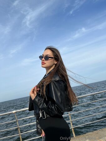 leila_mur