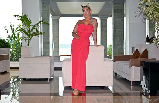 lexas_dressing_room