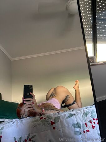 lilyymoon