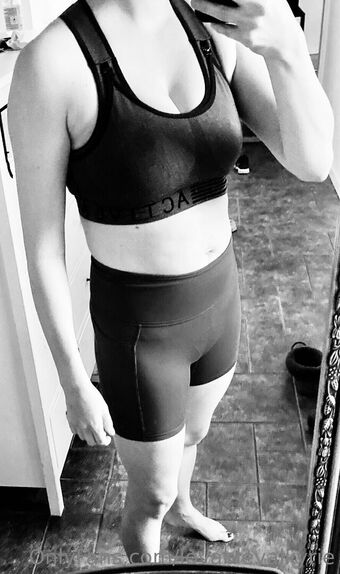 lovablevalkyrie Foto Nude Leaked OnlyFans 1