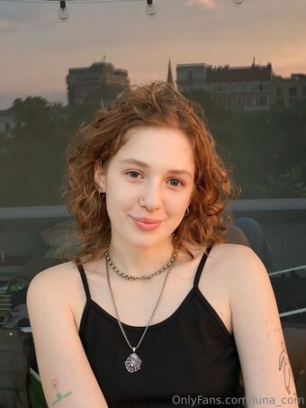 luna_com