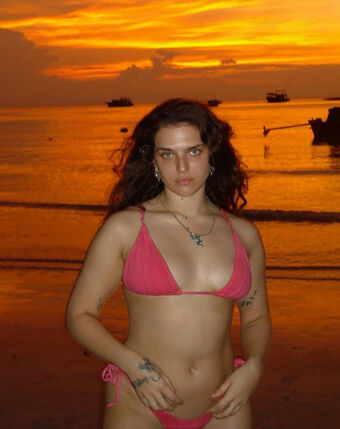 Mae Muller