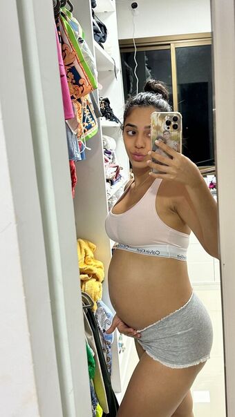 Mariely E Mirella Santos