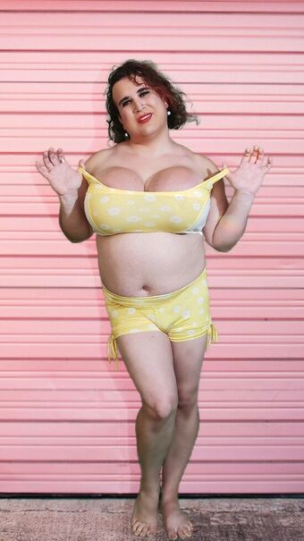 Maxine Tangles