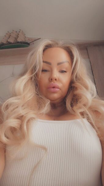 Mercedes Twitter Milf