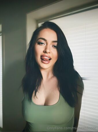 mianextdooor