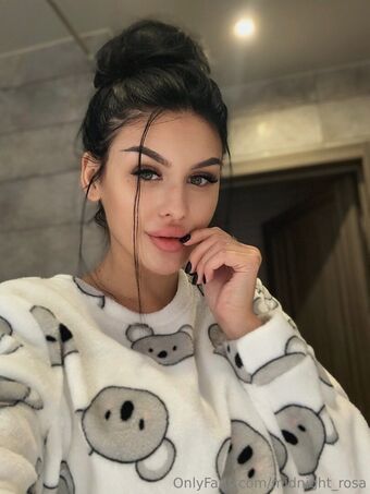 midnight_rosa