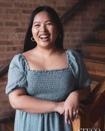 midsizeasianqueen