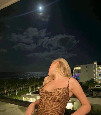 Mimi Slinger