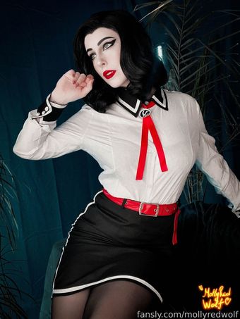 MollyRedWolf
