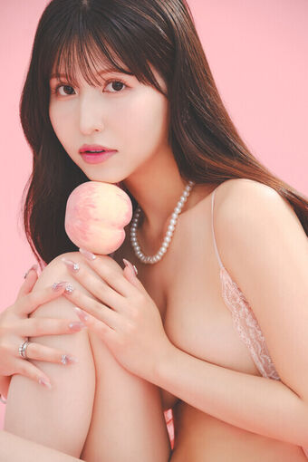 Momo Sakura