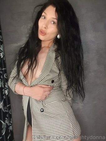 naughtydonna