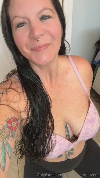 nerdyunicornlover1