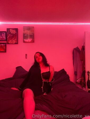 nicolette_xx