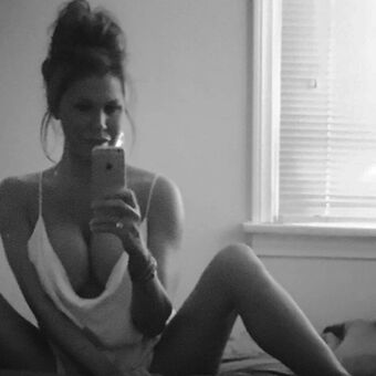 Nikki Cox