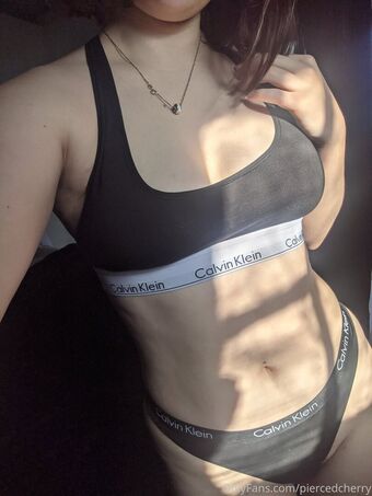piercedcherry Foto Nude Leaked OnlyFans 34
