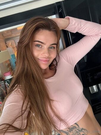 pretty_sara