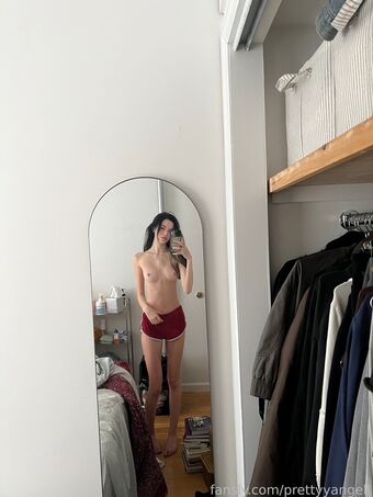 prettyyangell Foto Nude Leaked OnlyFans 32