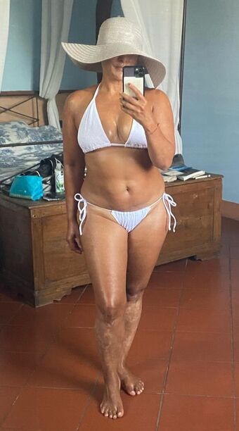 Saira Khan