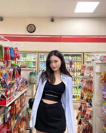 Sarah Hwang