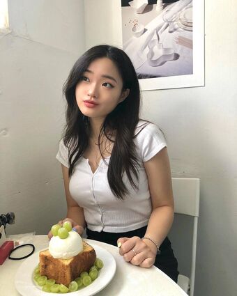 Sarah Hwang