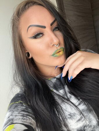 shiny_queen