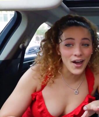 Sofie Dossi