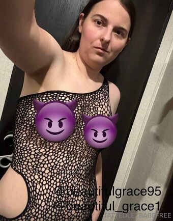 tattedlezbabefree