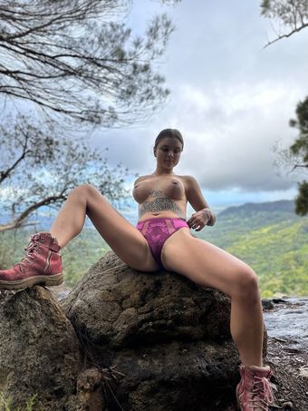 Thenakedchippy