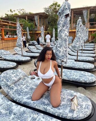 Tsholo Teebaby