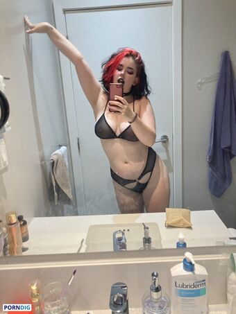 vanessastrawbe1