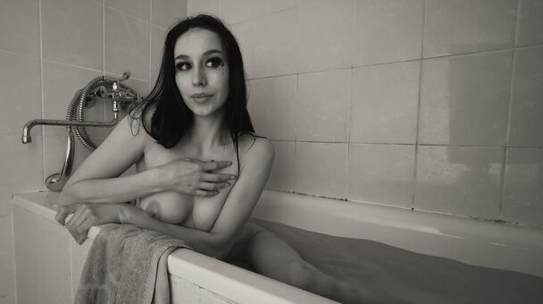 Vicky Peaches