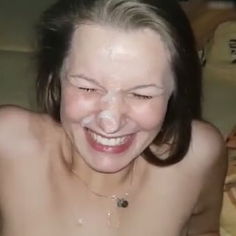 Wer kennt diese Facial Queen?