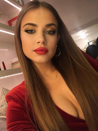 Xenia Tchoumi
