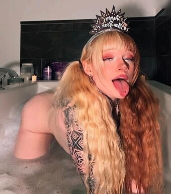 Xinia