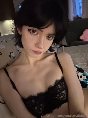yoursmalldoll1
